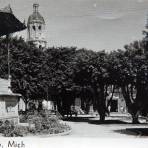 La Plaza e Iglesia.