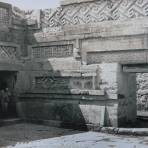 Las ruinas arqueologicas Por el fotografo Hugo Brehme.